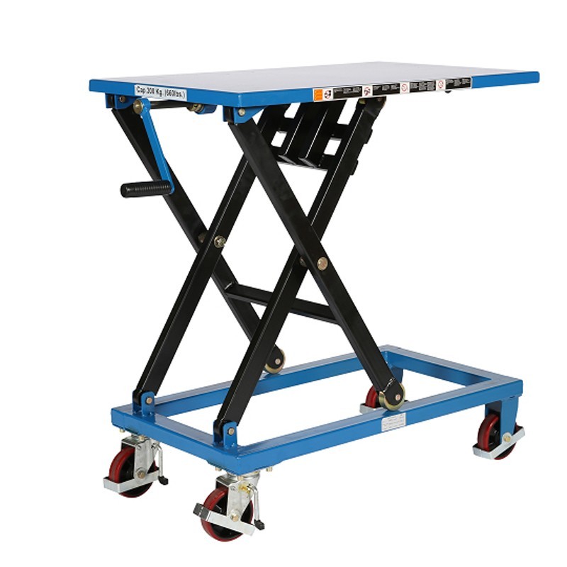 Vista desde 3/4 de la mesa elevadora con manivela azul 300kg