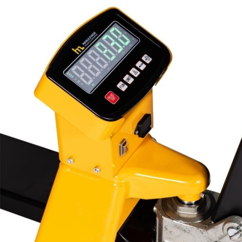 Zoom sobre la pantalla de la transpaleta pesadora a batería 2000kg