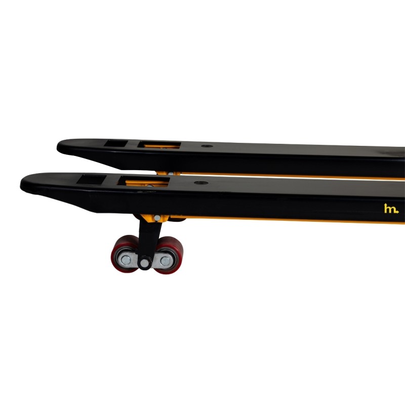 Zoom sobre las horquillas elevadas de la Transpaleta pesadora 2000kg con impresora