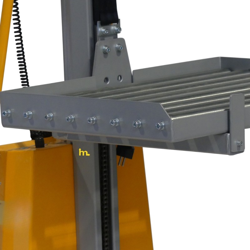 Vista de perfil de la bandeja con rodillos para apilador puesto de trabajo