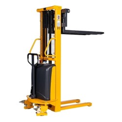 Vista 3/4 del Apilador Semi Eléctrico 1000Kg - Elevación 1600mm horquillas elevación máxima