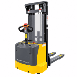 Apilador eléctrico elevación libre 5500 mm - Capacidad 1600 kg